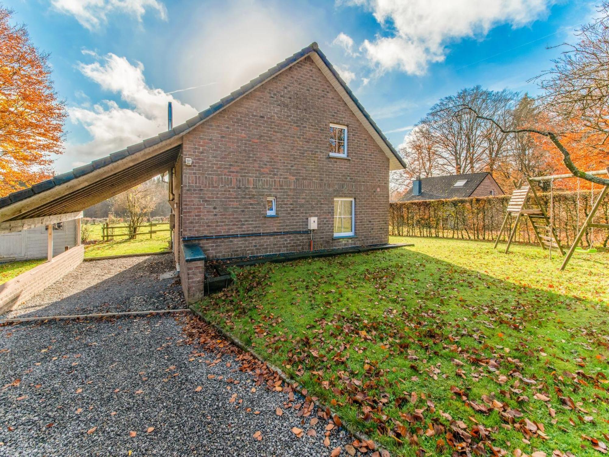 Picture Perfect Holiday Home In Sourbrodt With Garden Bbq Dış mekan fotoğraf